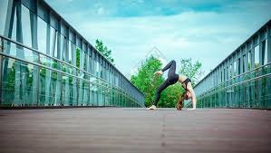 费城费城人队签下“四号王牌”轮值，被公认为史上最强先发投手群之一